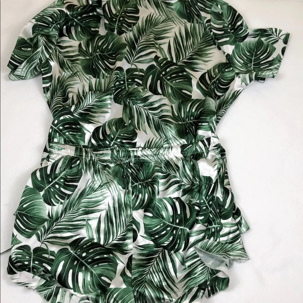 Silky Tropical Leaf Pajama Button Shirt and Shorts Set Sz M (DJ3)